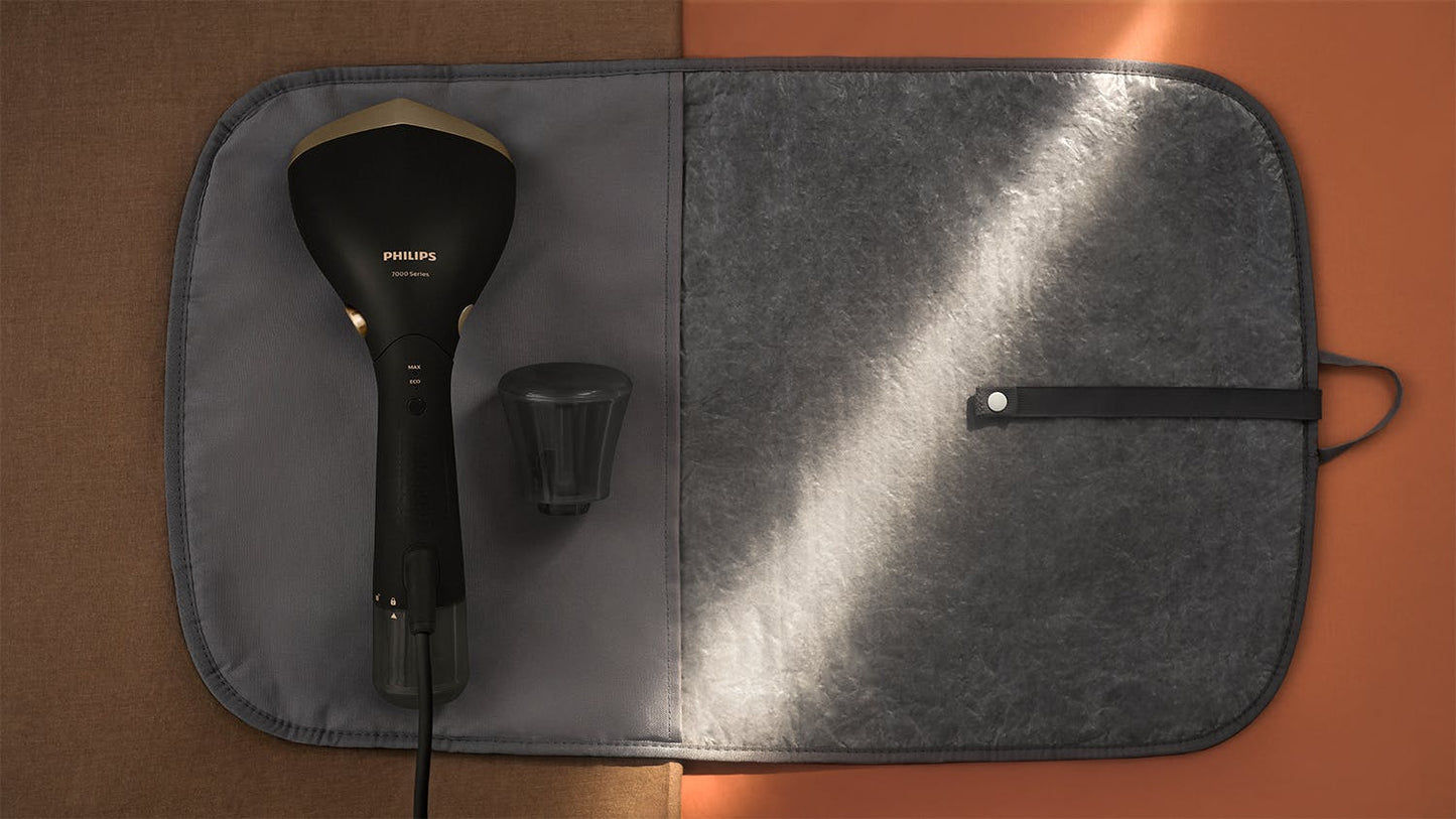 Philips 7000 Series Handheld Garment Steamer Black STH7060/80