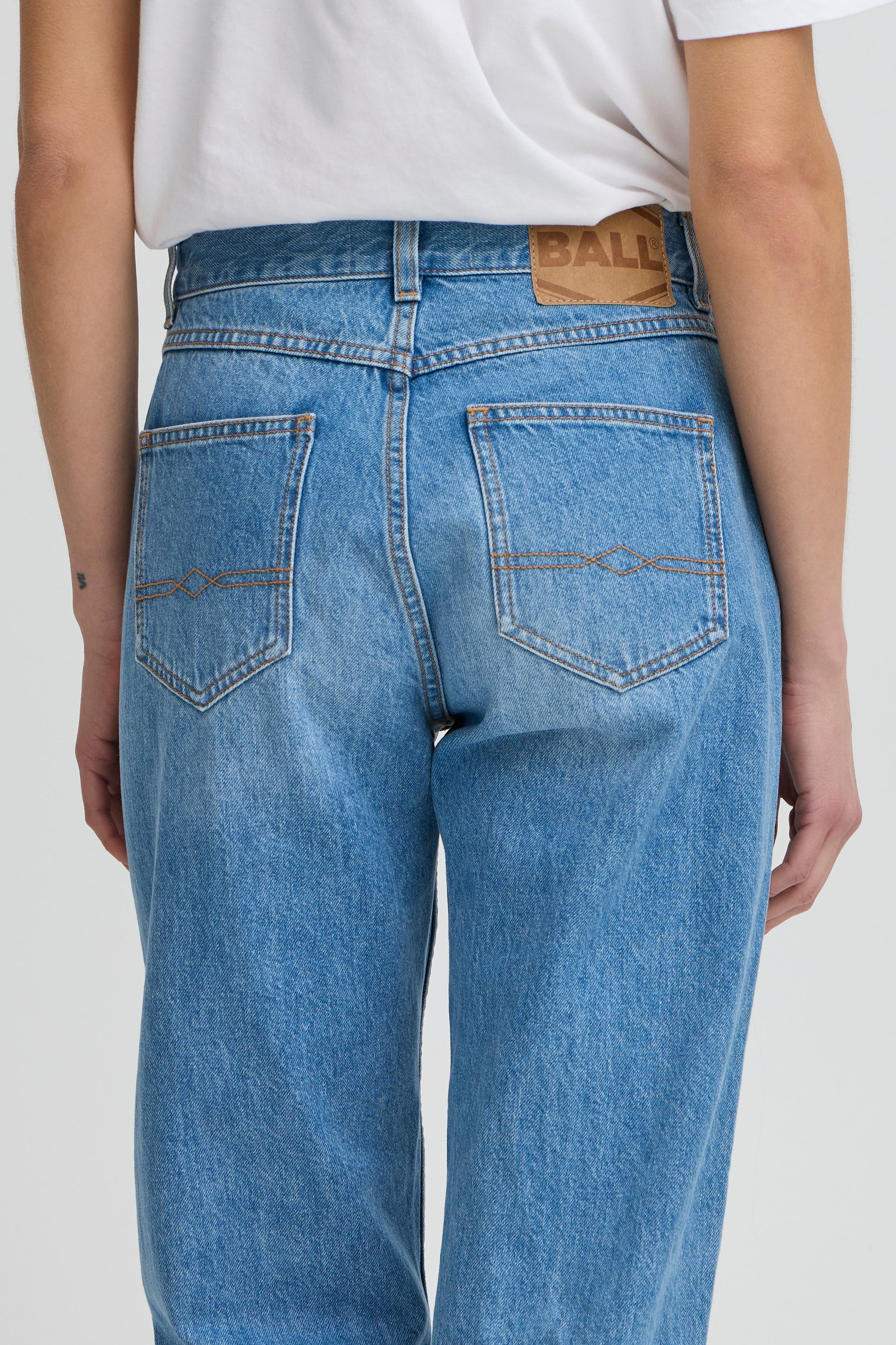 BAPAOLO Women's Stonewash Cropped Jeans: Comfortable Cotton Denim, Stylish Mid-Rise Fit