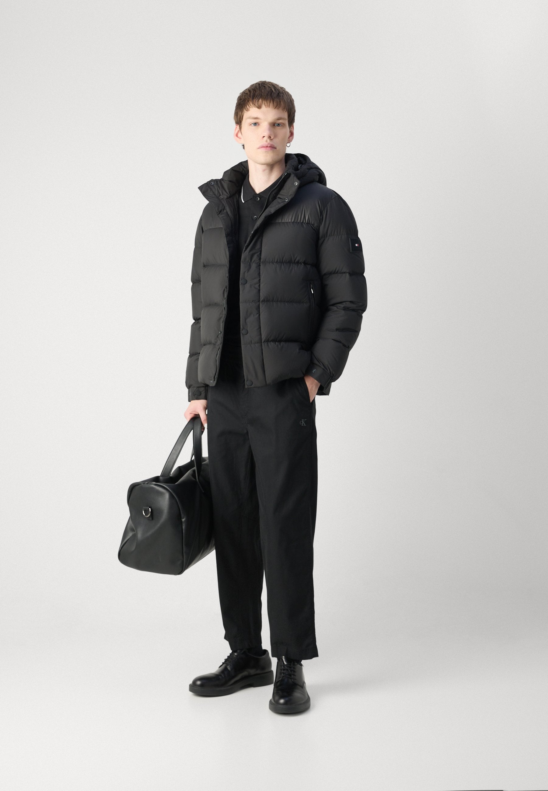 Tommy Hilfiger Men's Black Hooded Puffer Down Jacket Warm Water-Repellent Wind-Resistant