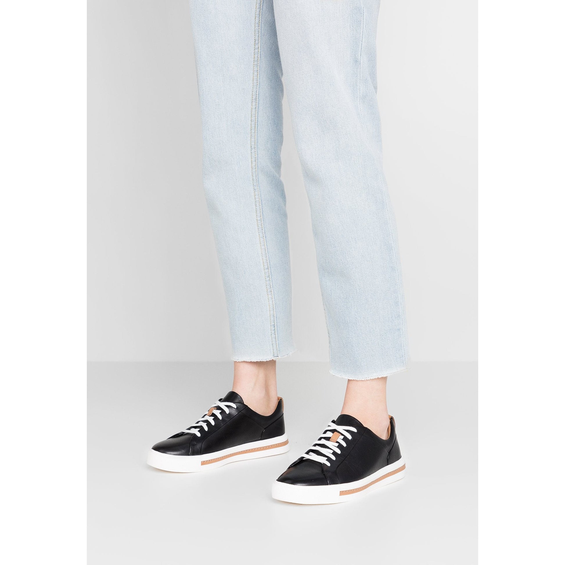 Clarks Unstructured UN Maui Lace Women's Black Leather Comfort Trainers