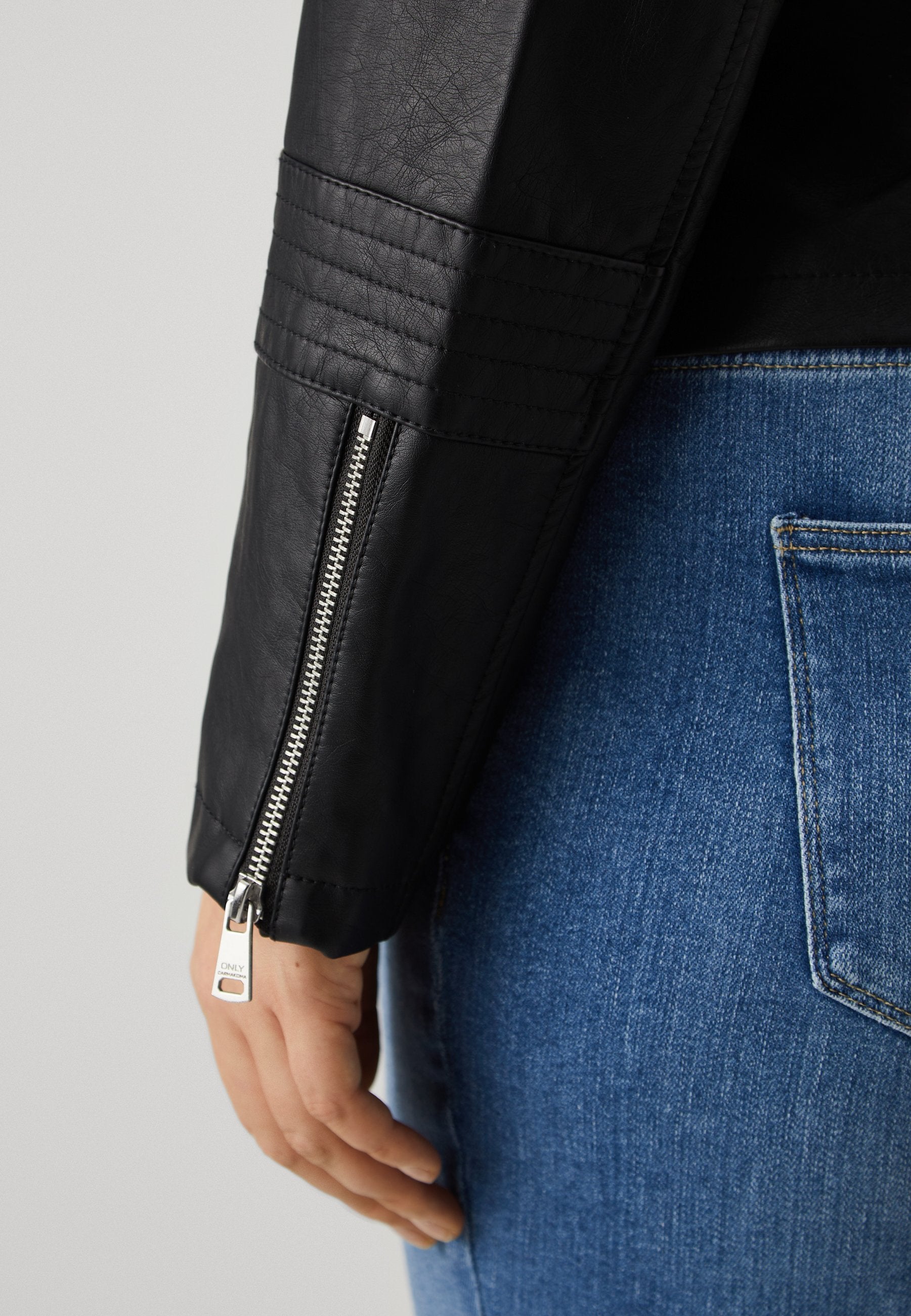 ONLY Carmakoma Women's Black Faux Leather Biker Jacket with Zip Details