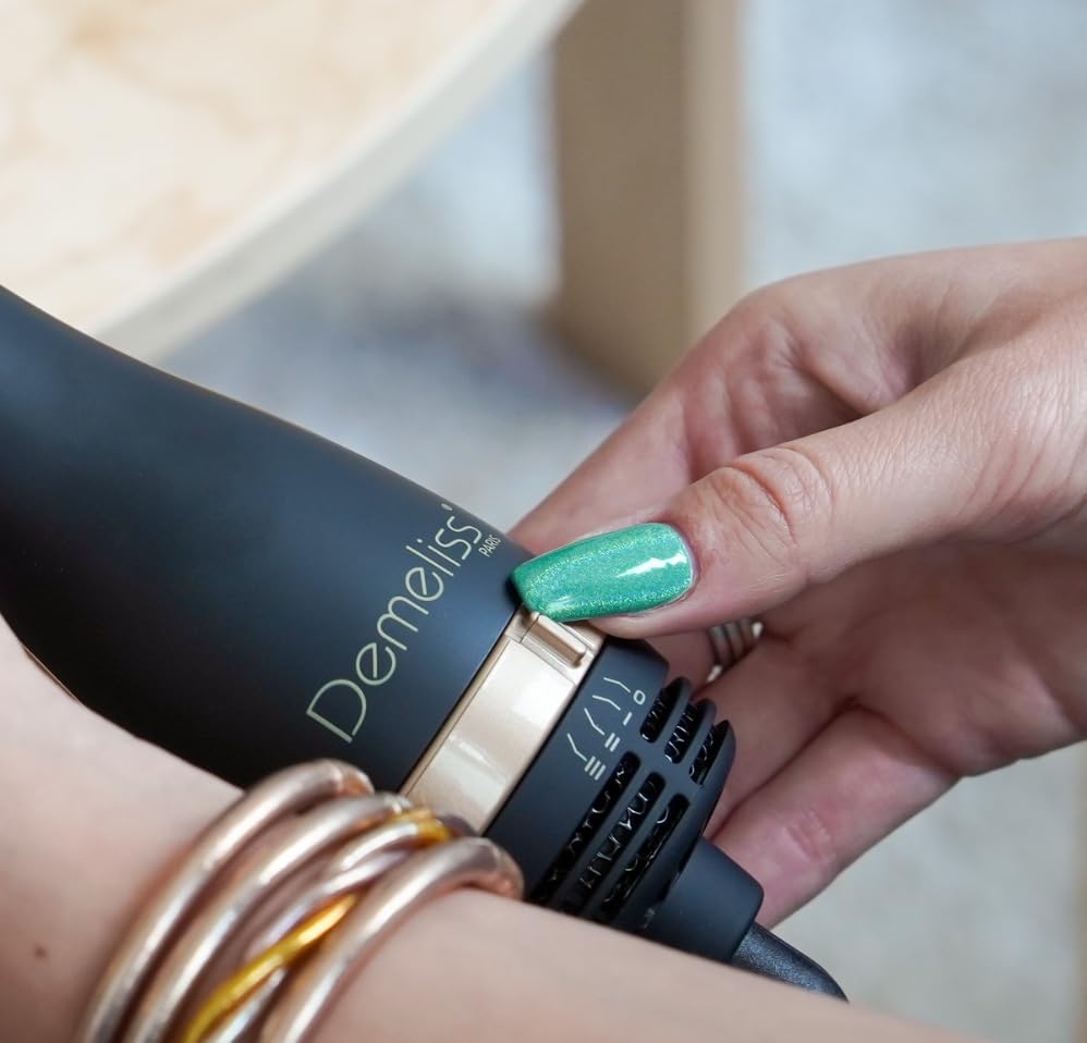Demeliss Saint Algue 2-in-1 Volume & Style Hair Dryer Brush