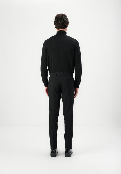 Elegant Isaac Dewhirst Soloman Slim Fit Suit