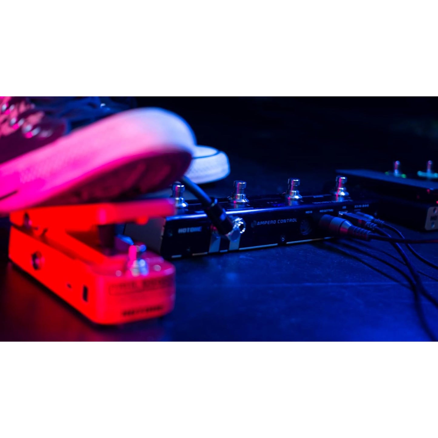 HOTONE Ampero Control Bluetooth MIDI Foot Controller – 4 Programmable Switches