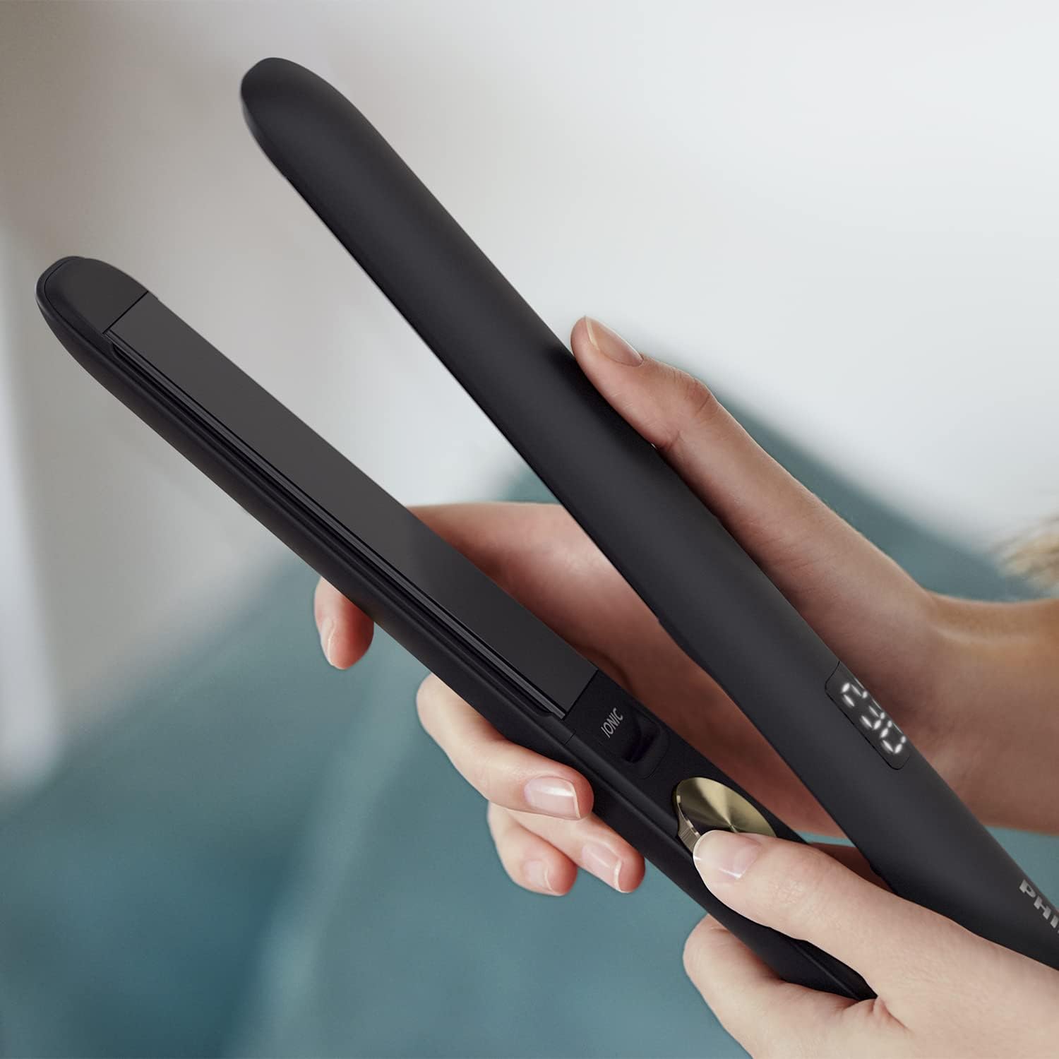 Philips HPS930 Titanium Hair Straightener