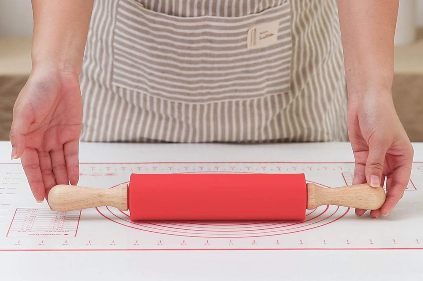 Donado Silicone Rolling Pin and Baking Mat Set with Measurements 38 cm Red