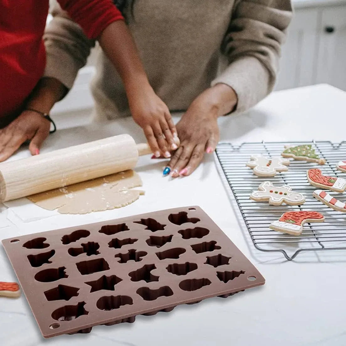 25-Cavity Christmas Silicone Chocolate Mould – Non-Stick Baking Tray - Gomix Brands Outlet