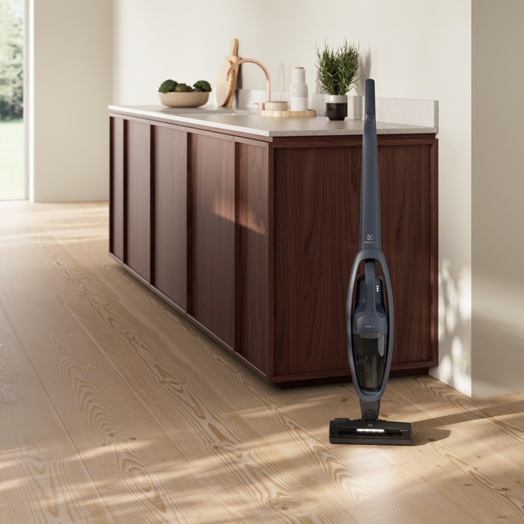 Electrolux 500 Series Cordless Stick Vacuum Cleaner 18 V Deep Blue ES52CB21DB