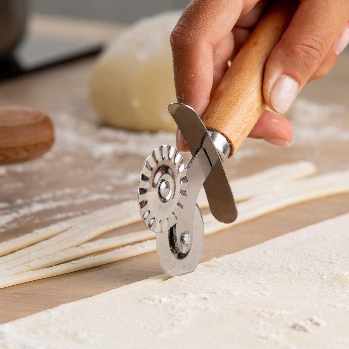 Fackelmann Stainless Steel Dough Wheel with Beech Wood Handle