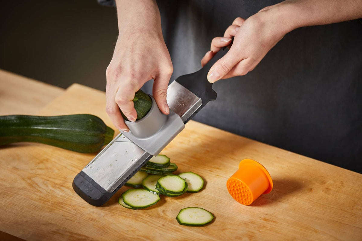 Fiskars 6424002000921 Vegetable Slicer Black