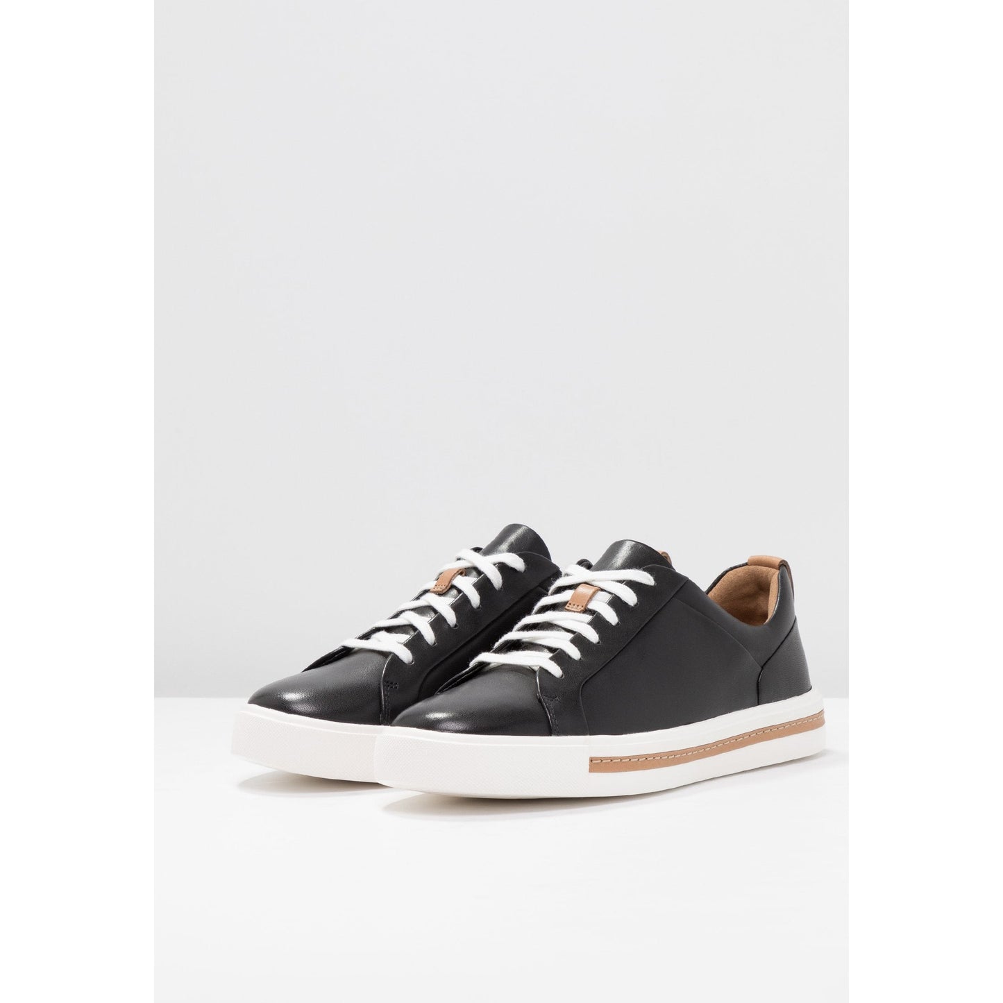 Clarks Unstructured UN Maui Lace Women's Black Leather Comfort Trainers