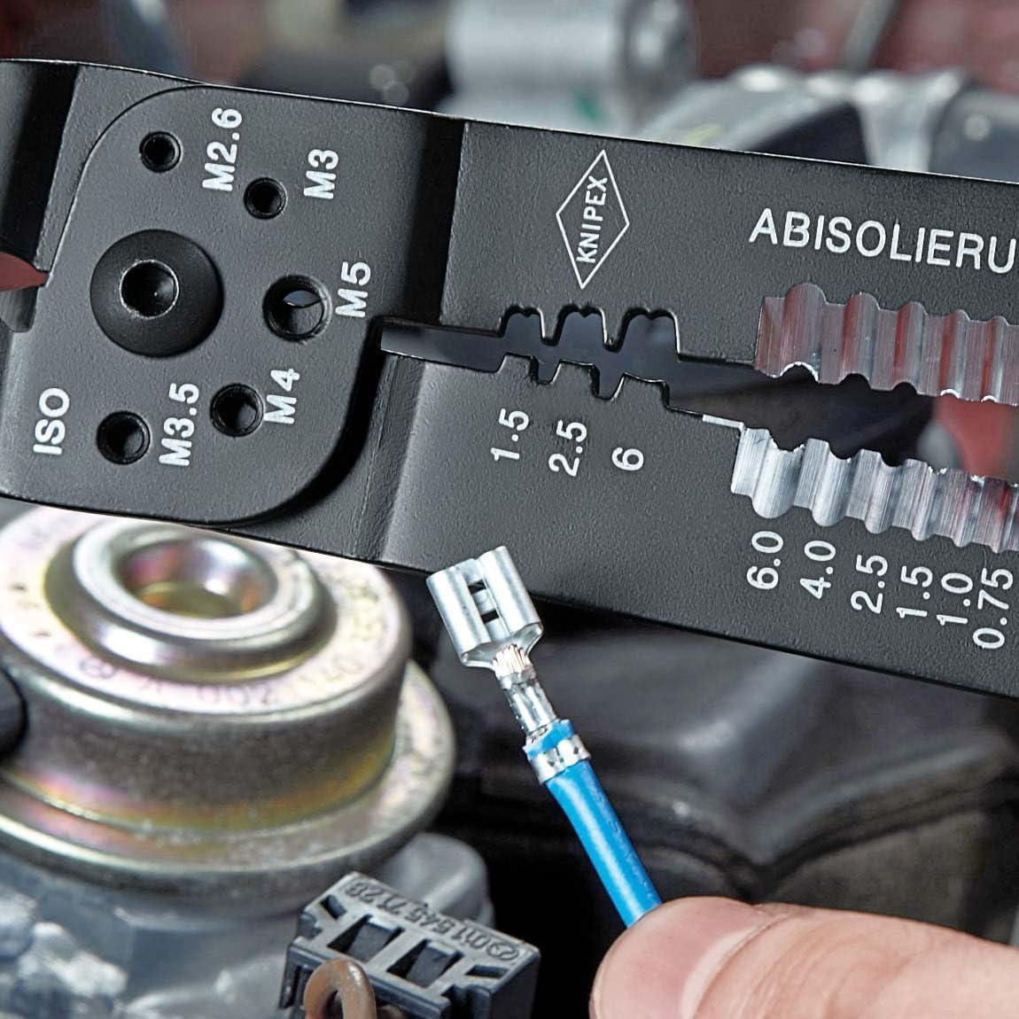 KNIPEX Universal Crimpzange 0.5-6.0 mm² with Cutting & Stripping Function