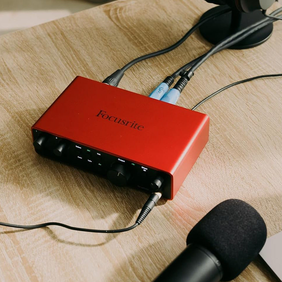 Focusrite Scarlett 2i2 4th Gen USB Audio Interface Studio Recording