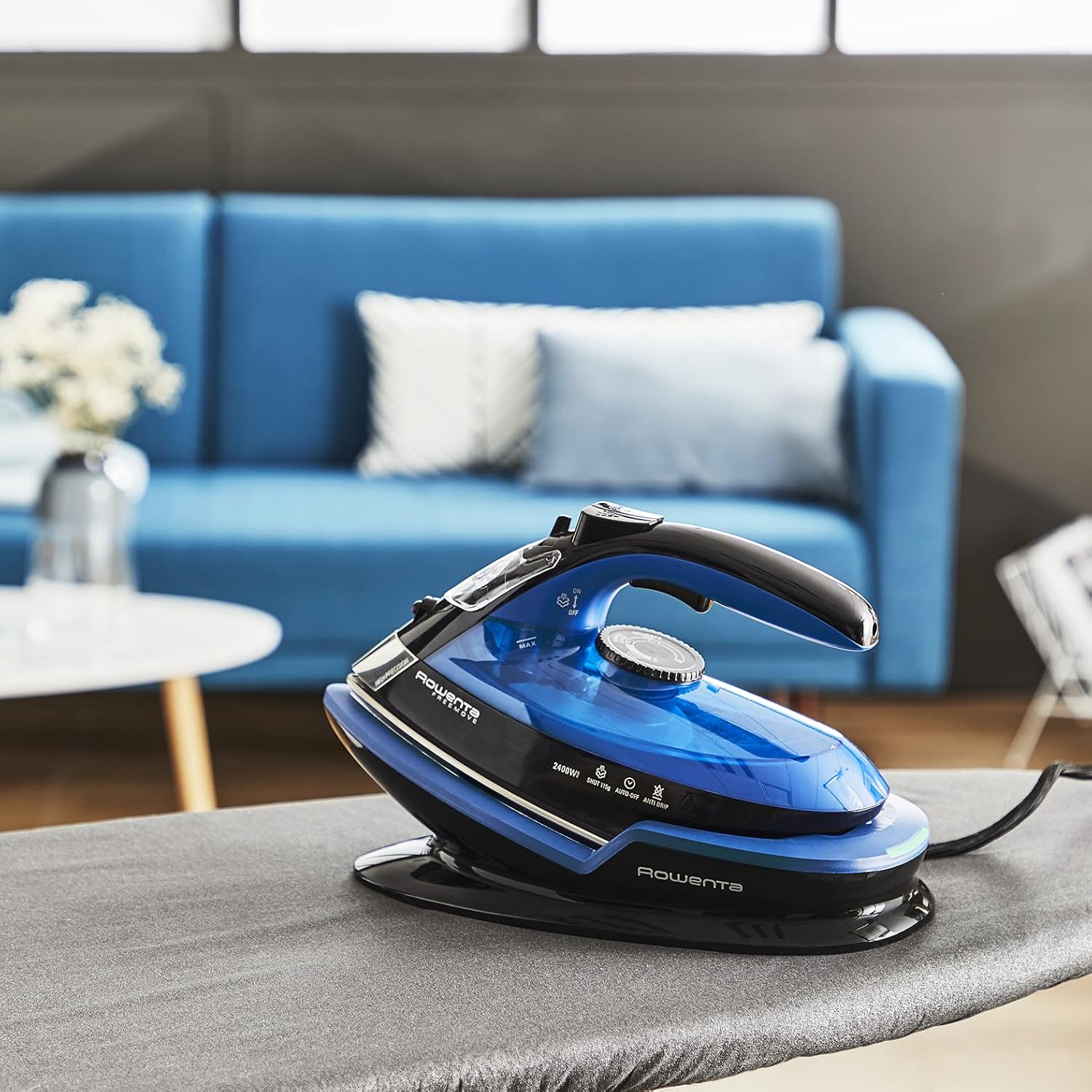 Rowenta Freemove Cordless Steam Iron: Effortless Wrinkle Removal, Powerful Steam, Fast Heat-Up