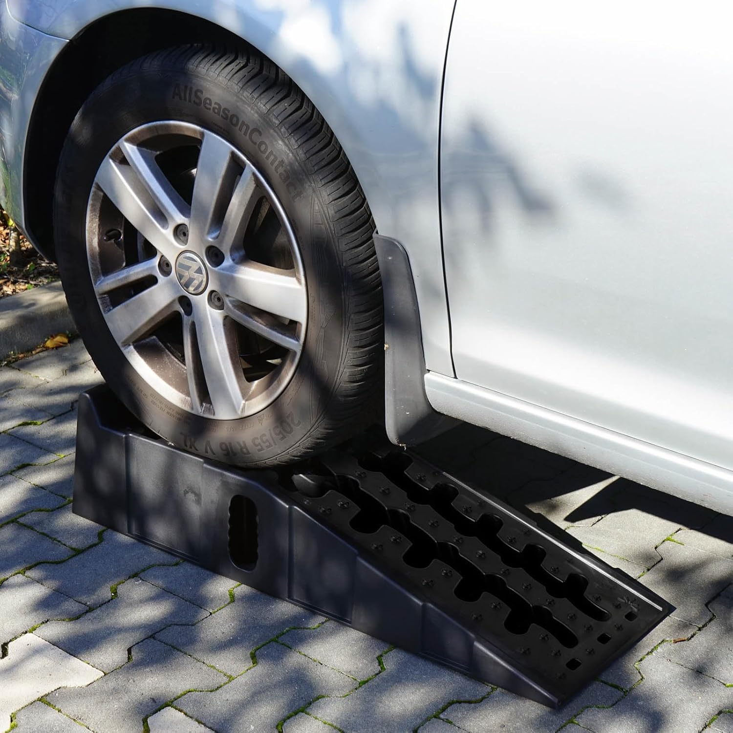 Heavy-Duty Plastic Car Ramps: 11,000 lbs Capacity, Auto Vehicle Maintenance Set