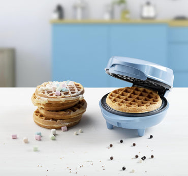 Bestron Mini Waffle Maker 550W Non-Stick Retro Design