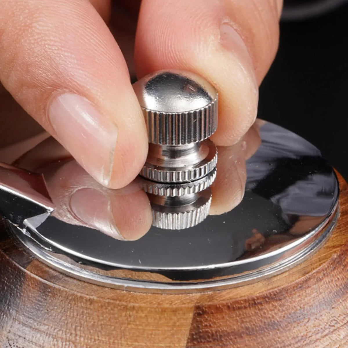 Yuehuamech Wooden Hand Crank Pepper Grinder with Adjustable Coarseness - Gomix Brands Outlet