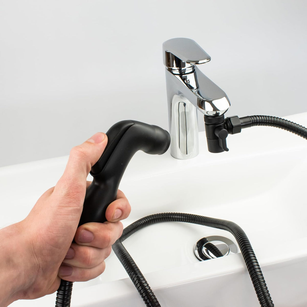 Xcel Home Portable Brass Bidet Sprayer Kit Black
