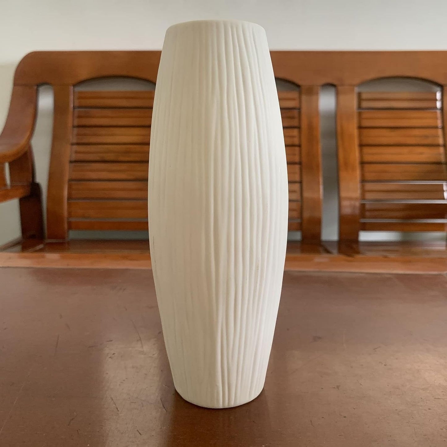 Scizorito Modern Ceramic Decorative Vase for Home Centerpiece