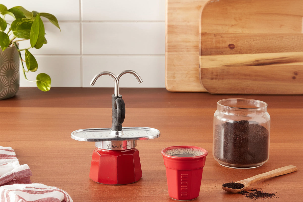 Bialetti Mini Express Moka Set Coffee Maker 83ml Red B0842XDFG7
