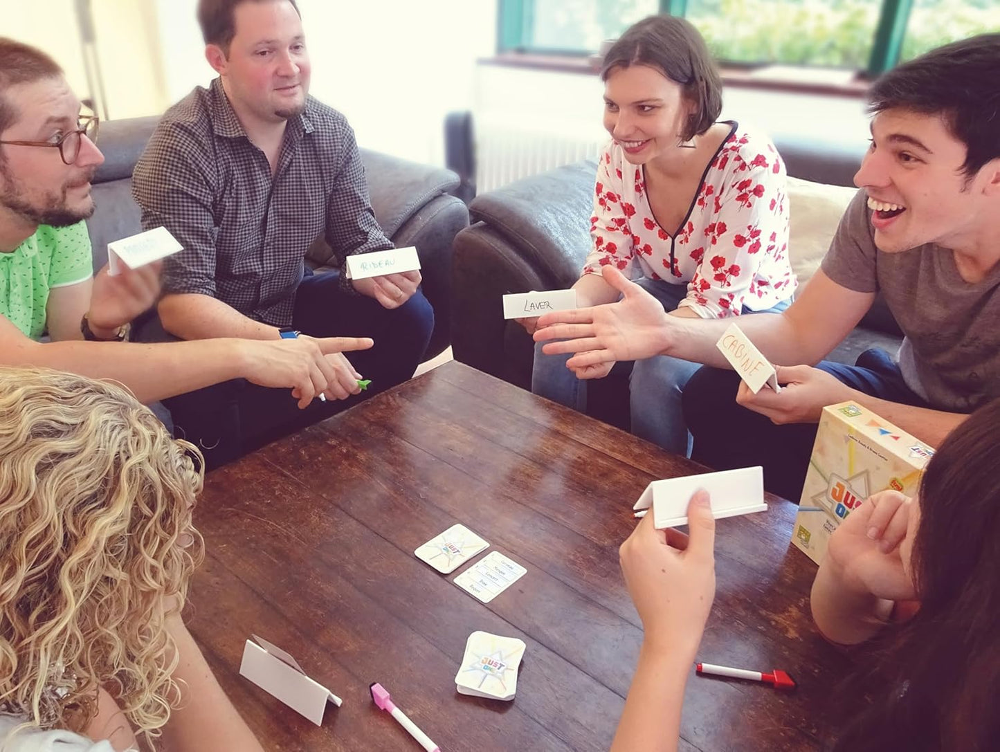 Just One French Party Game – 3-7 Players, 550 Words