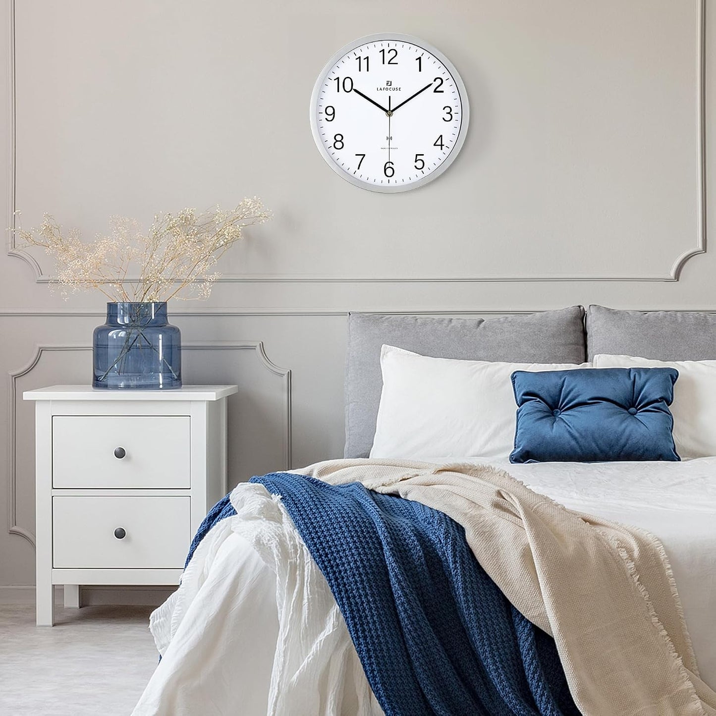 Lafocuse 30 cm Radio-Controlled Wall Clock Silent No Ticking Silver