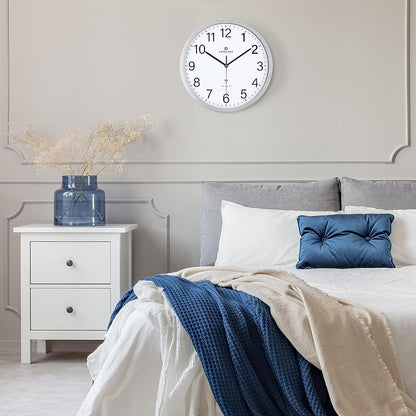 Lafocuse 30 cm Radio-Controlled Wall Clock Silent No Ticking Silver