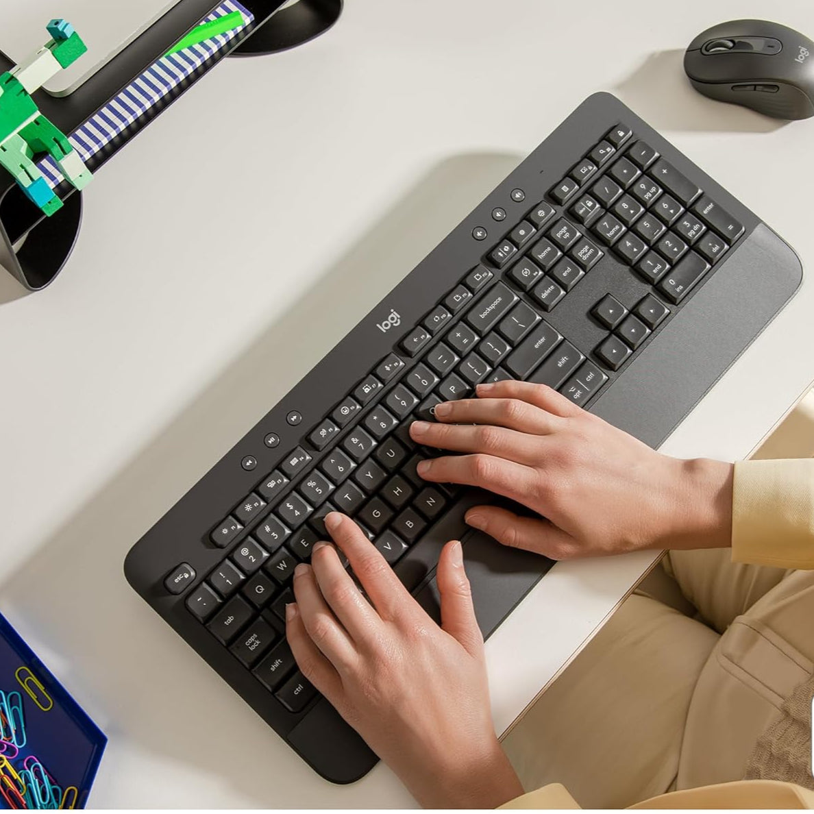 Logitech Signature K650 Wireless Full-Size Keyboard with Wrist Rest
