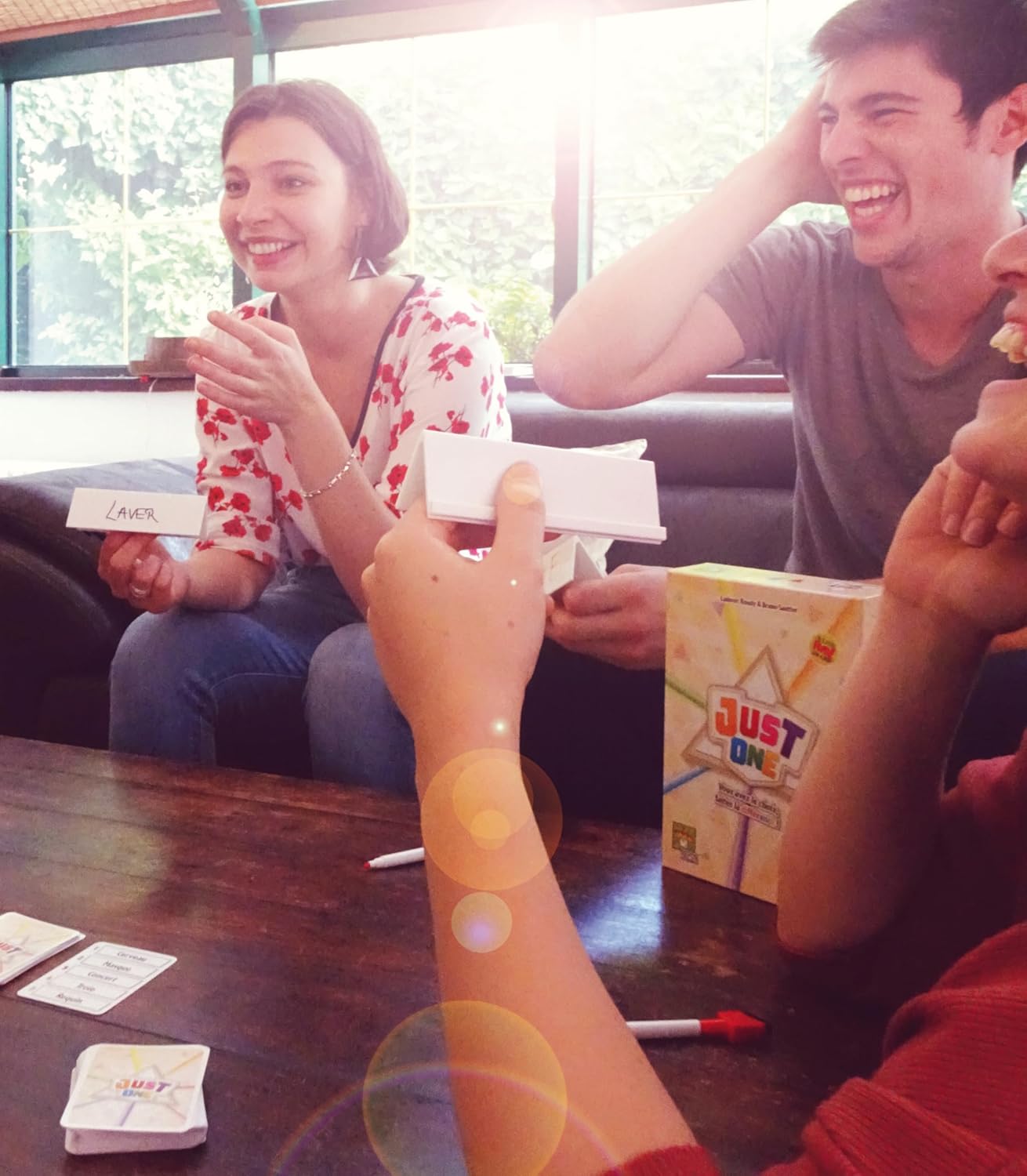 Just One French Party Game – 3-7 Players, 550 Words