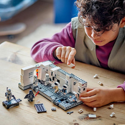 LEGO Star Wars Boarding Tantive IV Set with 7 Minifigures