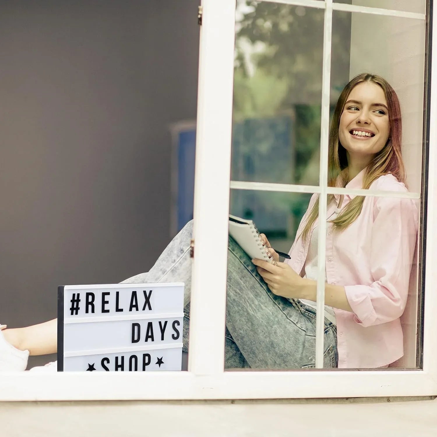 Relaxdays 85-Letter LED Light Box with USB Power - Gomix Brands Outlet
