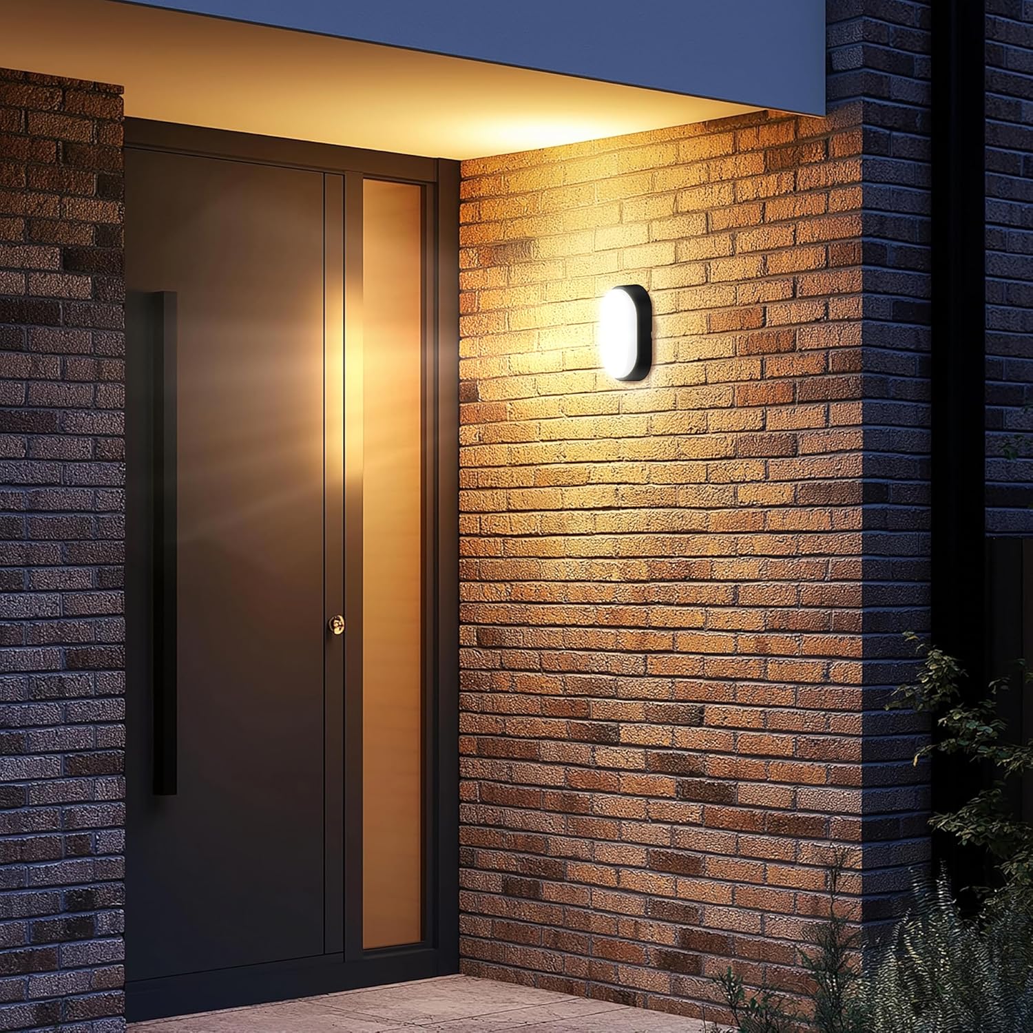 Luceco Eco Oval Outdoor LED Bulkhead Light Black IP54