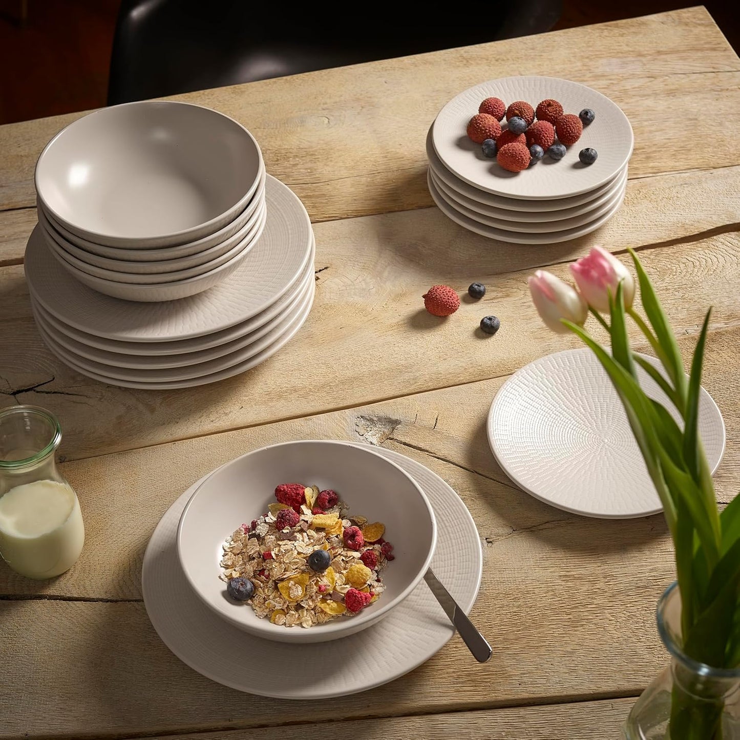 ECHTWERK Vintage Blanka 18-Piece Stoneware Dinnerware Set for 6, Cream Embossed