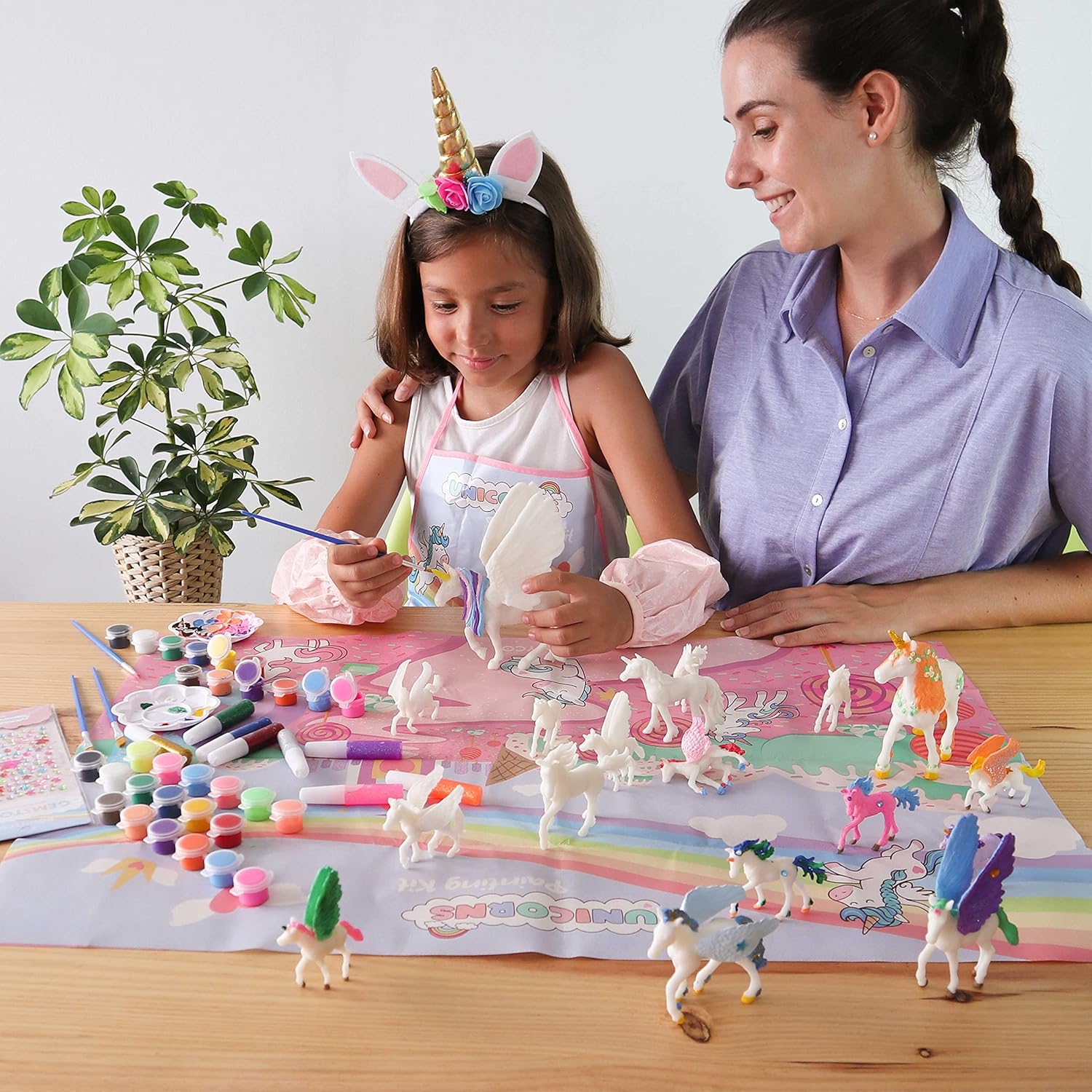 BONNYCO Unicorn Painting Craft Set with Glow-in-the-Dark Colors