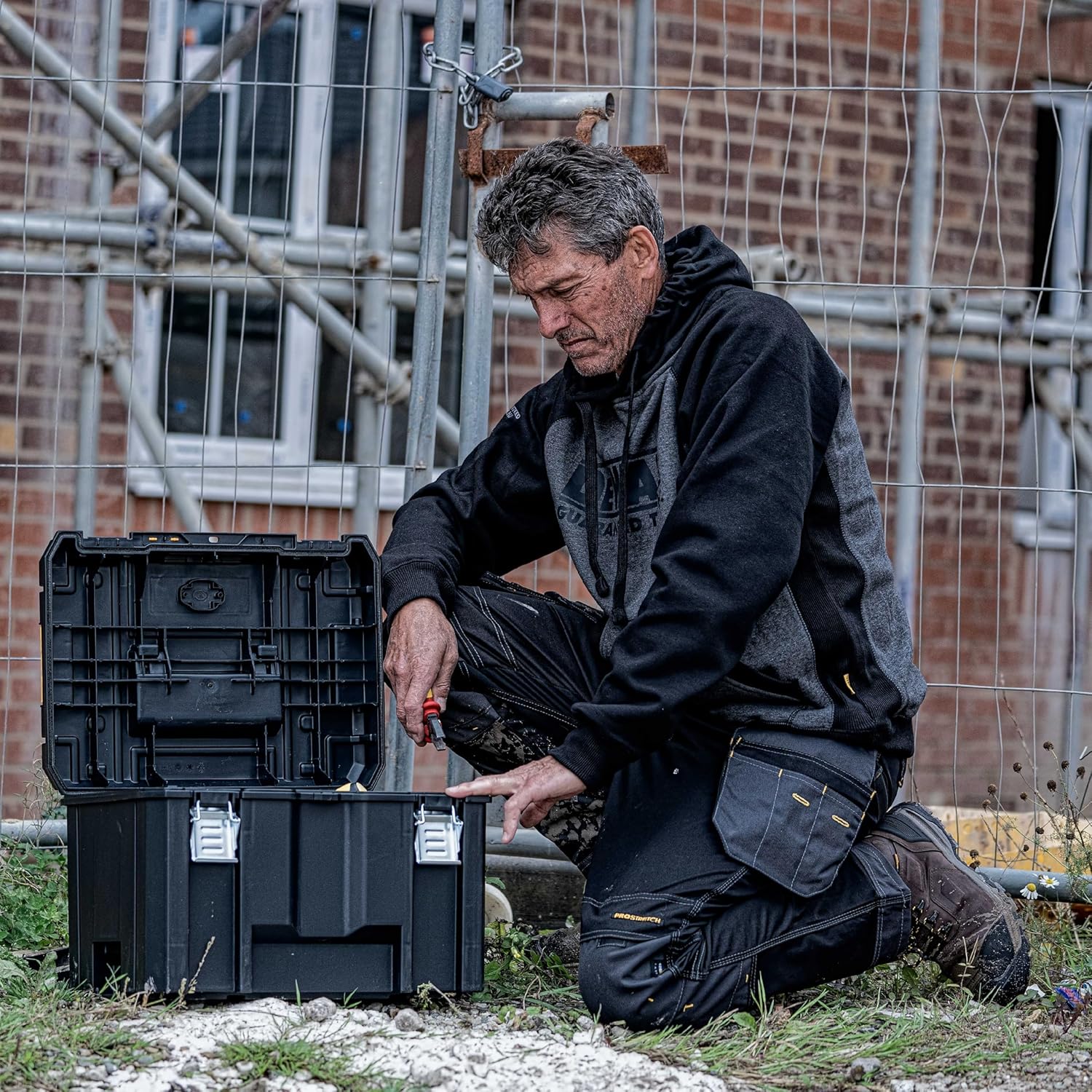 DEWALT Harrison Men's Stretch Work Trousers with Reinforced Knees