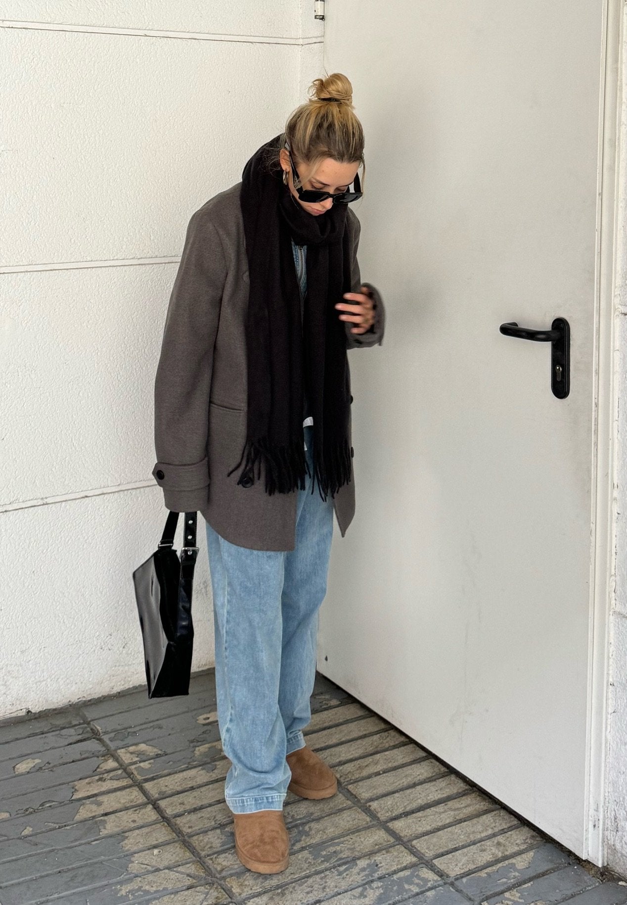 Zign Timeless Black Polyester Scarf with Fringes - Versatile One Size Accessory