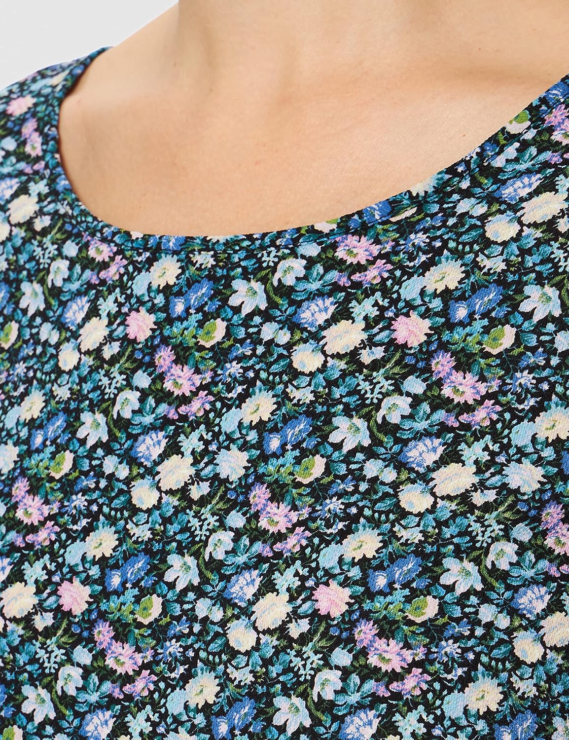 ONLY Women's Onlvic Summer Short Sleeve AOP Top – Light, Flowy, Patterned T-Shirt