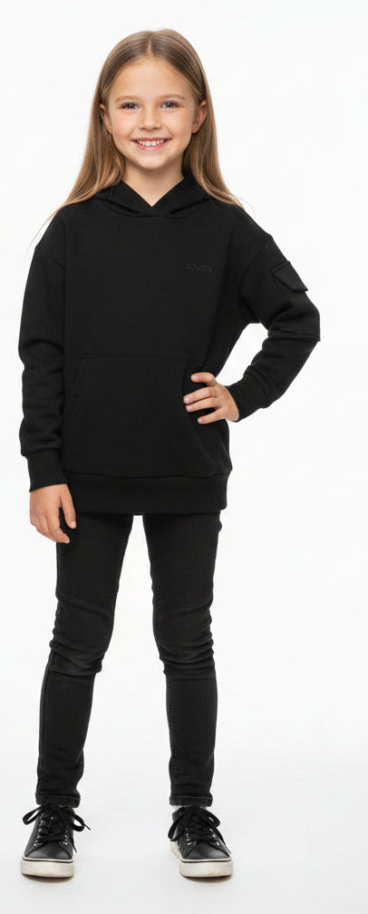 https://a.allegroimg.com/s720/117fb8/d40fef034d0093e34c8a96800eae/Bluza-dziewczeca-Pepperts-122-128-czarna-kaptur