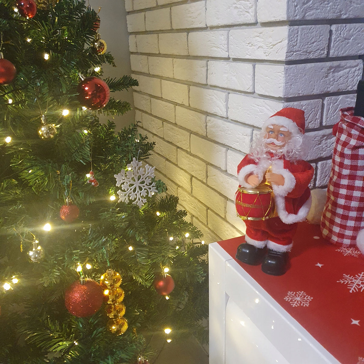 Ruhhy Santa Claus Figurine 22162