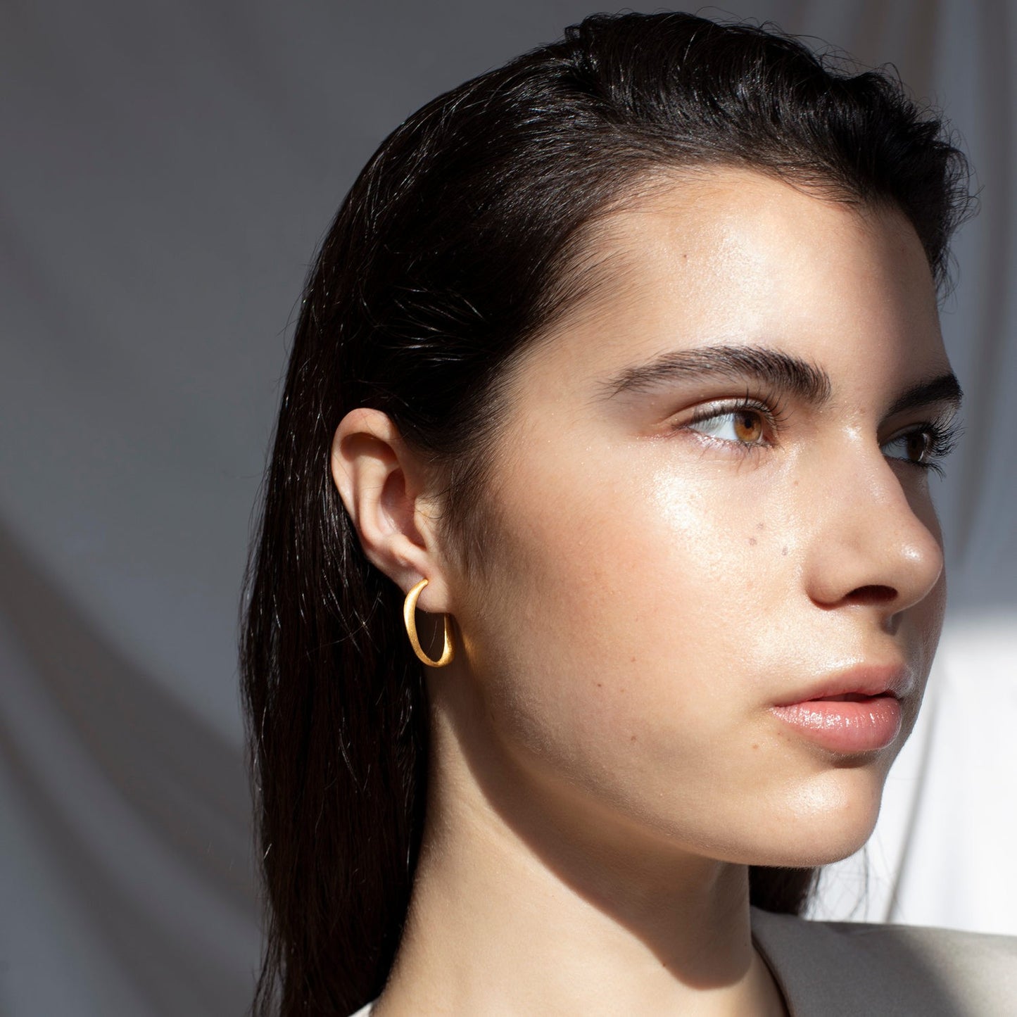 Joidart Gaudí Casa Milà Golden Medium Hoops: Handcrafted Artistic Hoop Earrings