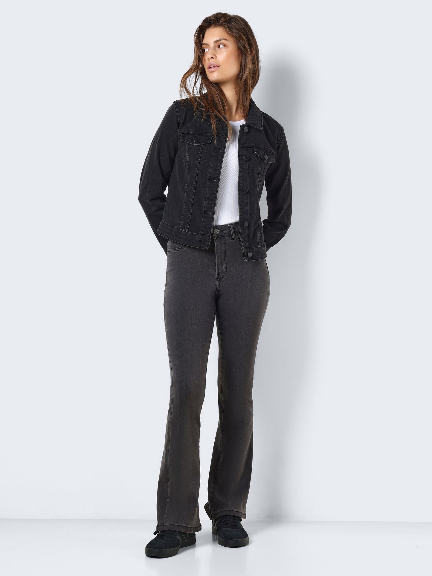 NOISY MAY Women's Black Fitted Denim Jacket - Classic Everyday Style