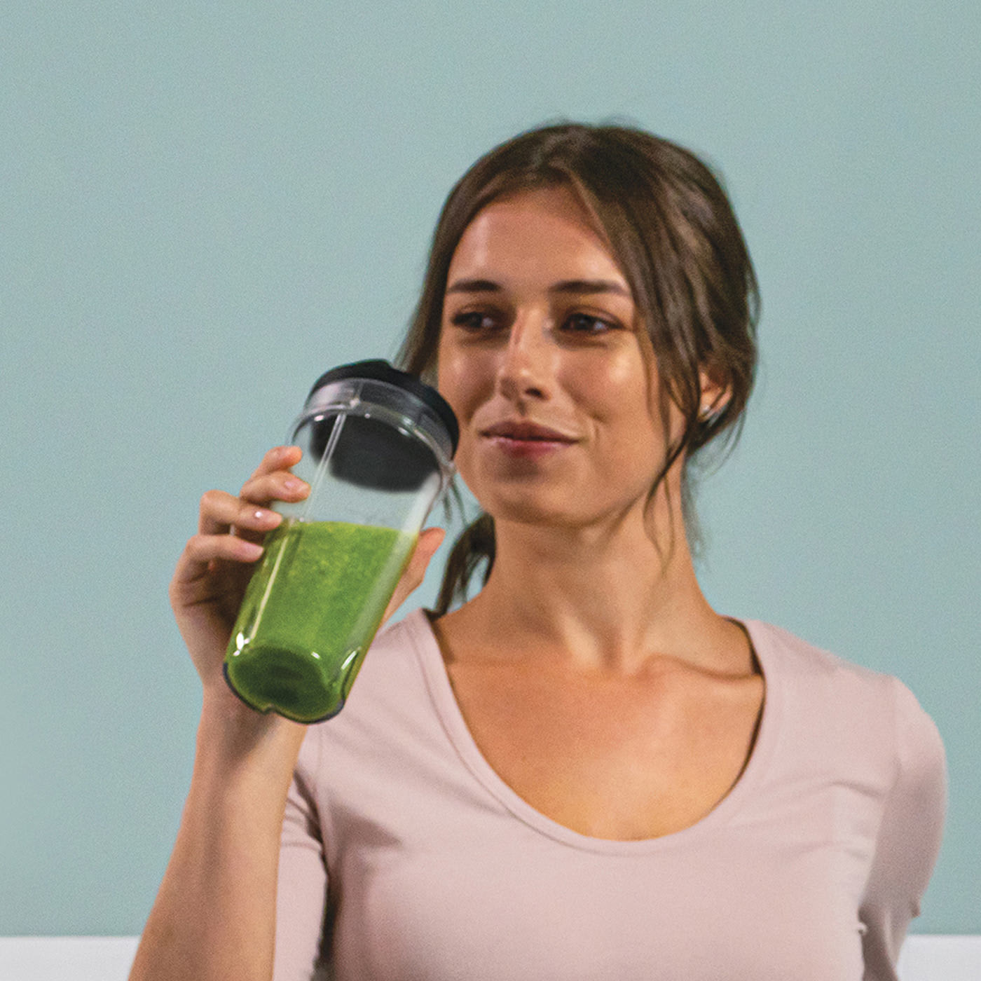 Ninja Nutri Slim 700W Personal Blender: Smoothies, Shakes, Travel Cups
