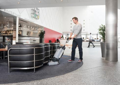 https://media.nilfisk.com/images/SC100_hotel-(2)-ps-WebsiteLarge-TETELP.jpg