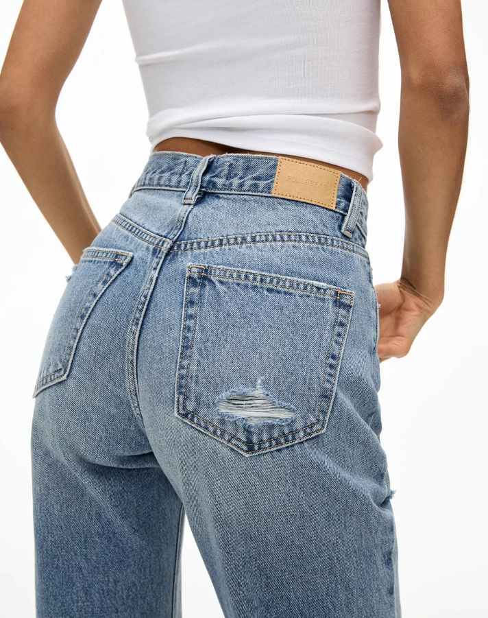 Pull&Bear Women's High Waist Ripped Mom Jeans - Medium Blue Denim Comfort