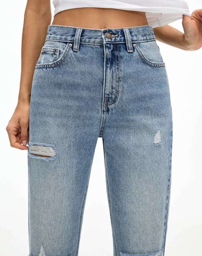 Pull&Bear Women's High Waist Ripped Mom Jeans - Medium Blue Denim Comfort