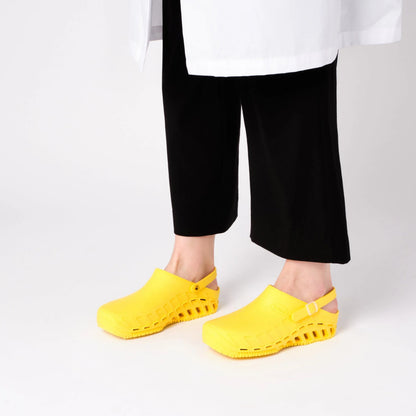 Scholl Clog Evo Professional Slip-Resistant TPR Wine Clog