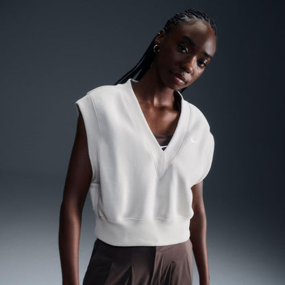 https://cdn.media.amplience.net/i/sportinglife/25864216_LIGHT-OREWOOD_0/Womens-Sportswear-Phoenix-Fleece-V-Neck-Sleeveless-Cropped-Top-LIGHT-OREWOOD?$default$&fmt=auto