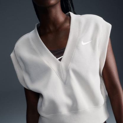 https://cdn.media.amplience.net/i/sportinglife/25864216_LIGHT-OREWOOD_2/Womens-Sportswear-Phoenix-Fleece-V-Neck-Sleeveless-Cropped-Top-LIGHT-OREWOOD?$default$&fmt=auto