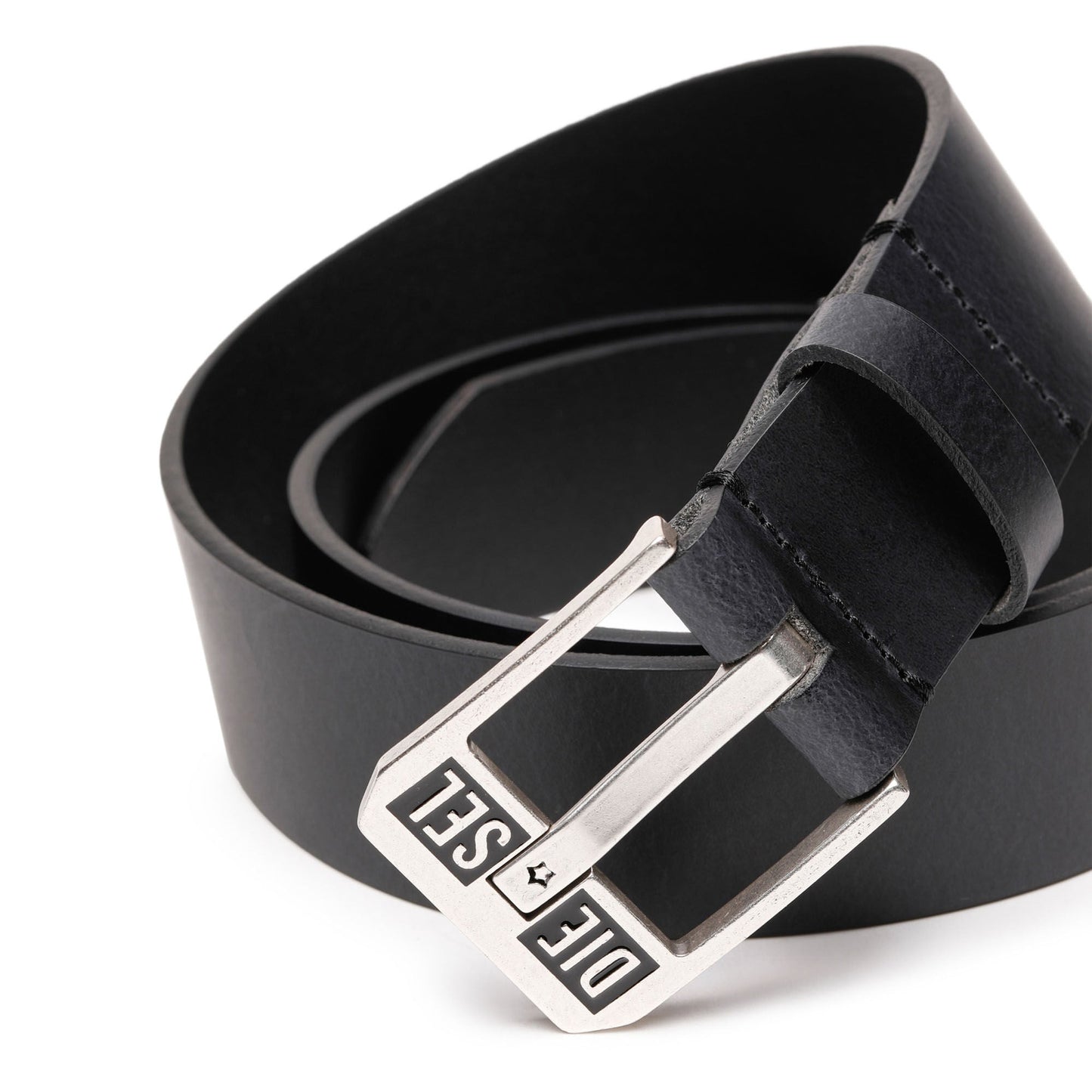 https://dk.diesel.com/dw/image/v2/BBLG_PRD/on/demandware.static/-/Sites-diesel-master-catalog/default/dweba9c703/images/large/X08880_P1913_H5903_E.jpg