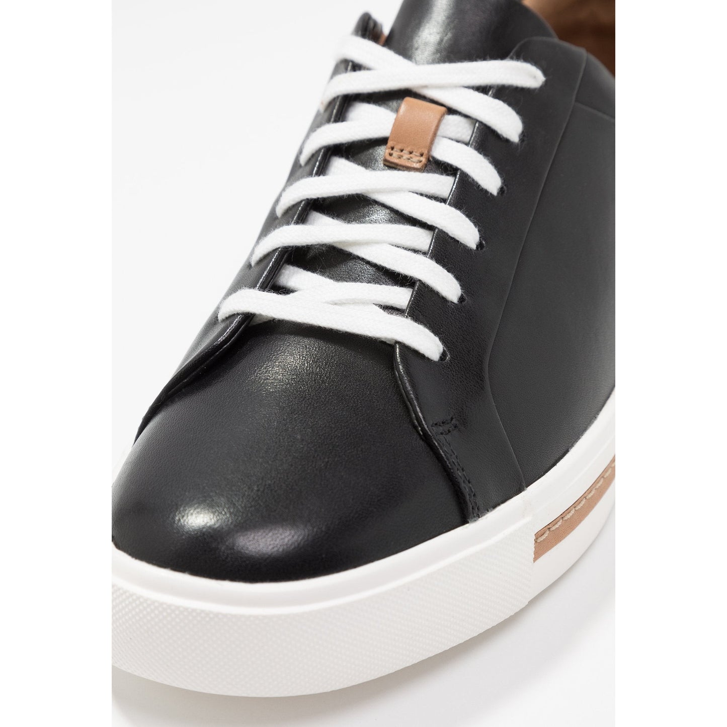 Clarks Unstructured UN Maui Lace Women's Black Leather Comfort Trainers